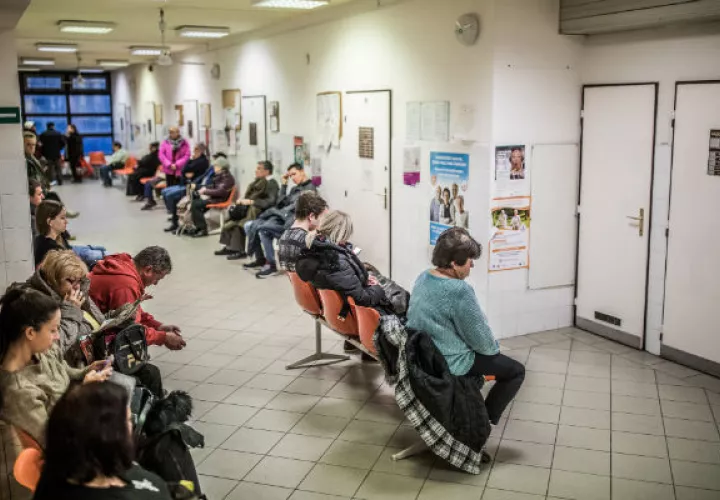 Los húngaros mueren de enfermedades prevenibles al quinto peor nivel en la UE. Una clínica en Budapest. Foto/ Akos Stiller para The New York Times.