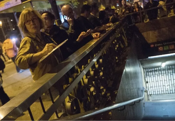  Imagen de protestas por la visita del Rey a la capital catalana. EFE