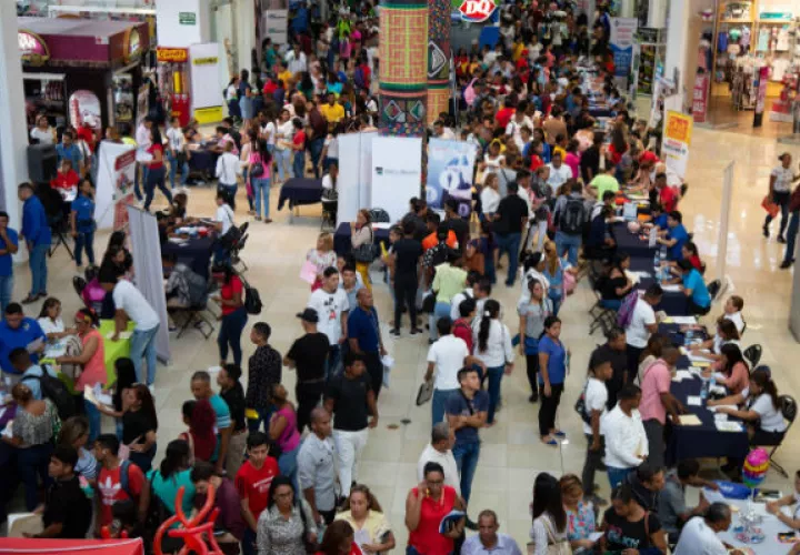 Esta es la última feria de oportunidades que realizará el Mitradel este año. Foto/Archivo