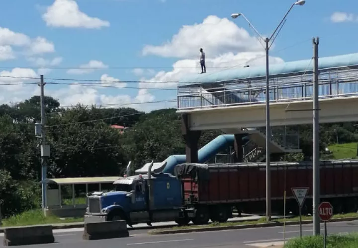  La rápida acción de las unidades evitó la muerte del joven. Foto: Thays Domínguez.