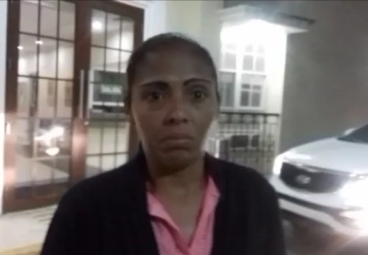 Daneris Vargas, quién permanecía detenida en el centro femenino de Los Algarrobos en el distrito de Dolega, a su salida de la audiencia, dijo lamentar la muerte del joven y entender el dolor de sus familiares.