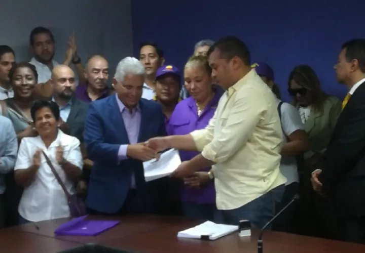 José Isabel Blandón es el presidente interino del Partido Panameñista, y así logró terminar con el control de los hermanos Varela.