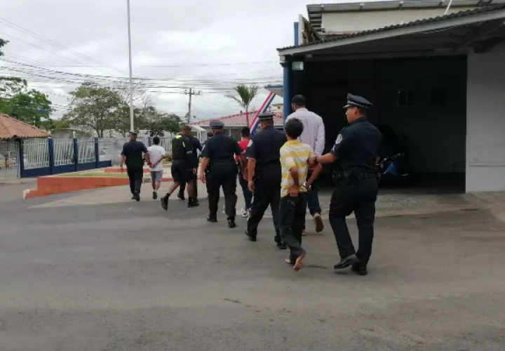 Mantienen información sobre una banda de adolescentes los cuales se dedican a robar en diversas paradas de autobuses. Foto/Eric Montenegro