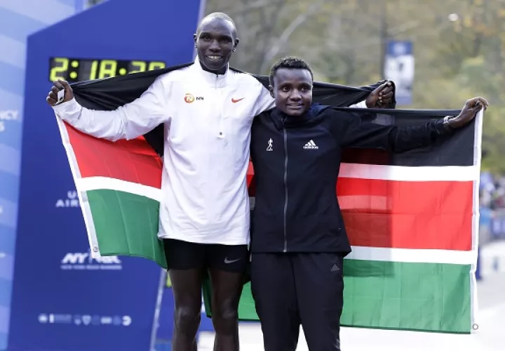 Kamworor y  Jepkosgei en la premiación.