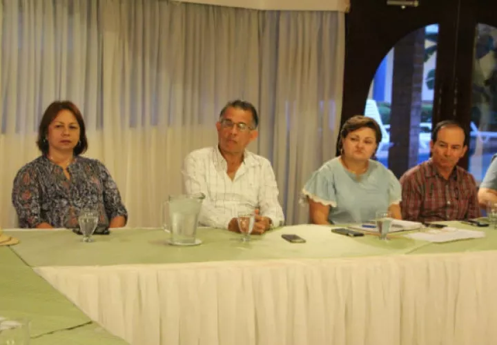El ministro del Mida, Augusto Valderrama destacó que lo que buscan es establecer una política ganadera sostenible a largo plazo.