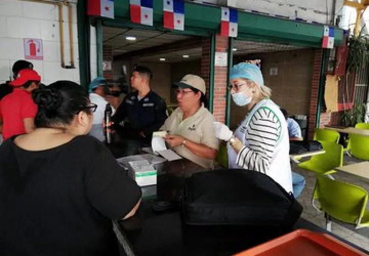Minsa detectó una serie de situaciones insalubres en esos cuatro restaurantes.