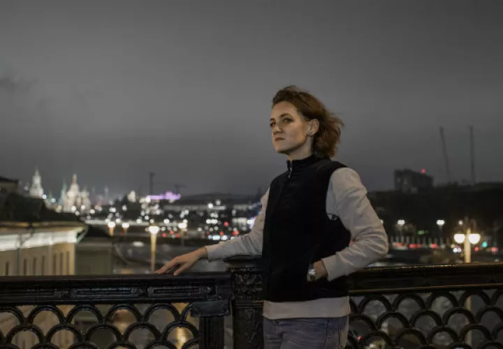 Olga Kanorskaya, quien vende vidrio de precisión, parece ser el blanco de una investigación por las autoridades rusas. Foto/ Emile Ducke.