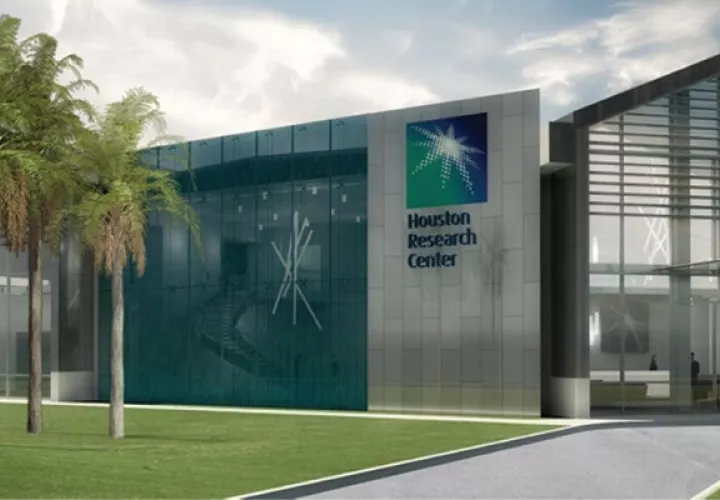 Aramcó invierte alrededor de $600 millones al año en investigación y desarrollo en áreas como motores de autos más eficientes y vehículos equipados con dispositivos para capturar dióxido de carbono. Foto: Aramco. 