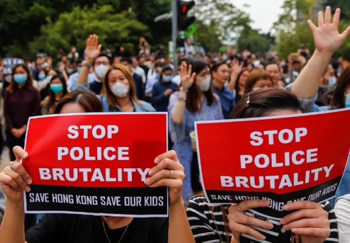 Después de más de cinco meses de protestas contra el gobierno en Hong Kong, el riesgo se está volviendo mortal. Foto: EFE/EPA/FAZRY ISMAIL