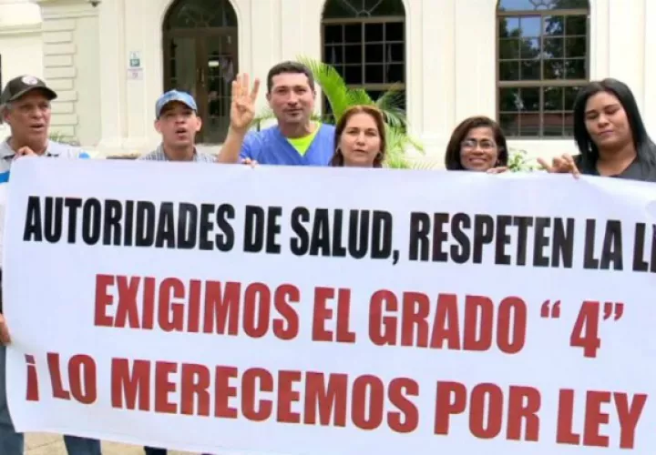 Los asistentes de laboratorio clínico llegan a su tercer día de paro, mientras negocian con autoridades del Minsa.