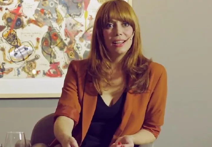 Paula Bonet. Participará en conversatorio sobre literatura y cine. lamendigapolítica.com