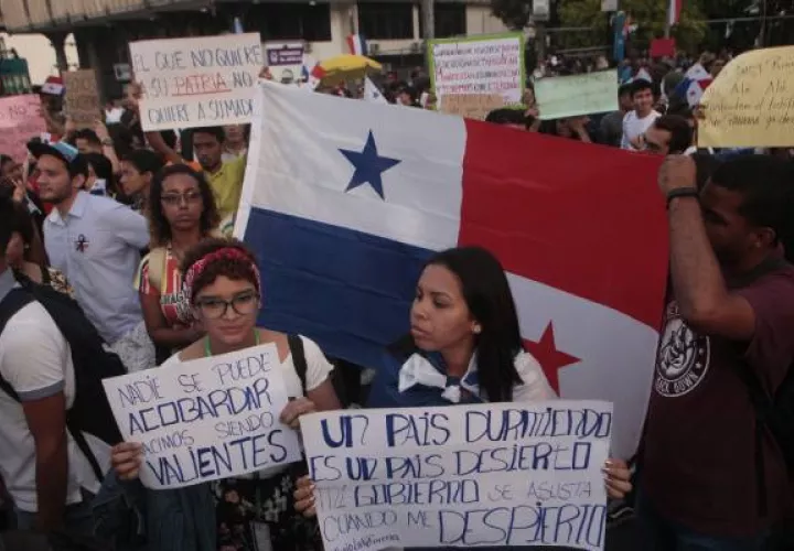 Las reformas constitucionales desataron una ola de protestas y sobre todo por las reformas introducidas en la Asamblea Nacional.