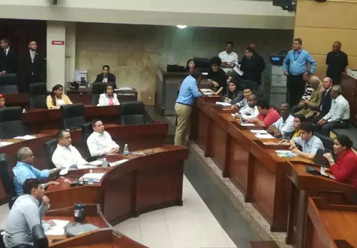 Diálogo en la Asamblea Nacional.