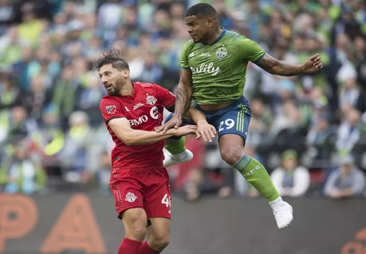 Román Torres jugó los 90 minutos de la final de la MLS con Sounders ante Toronto: Foto:AP