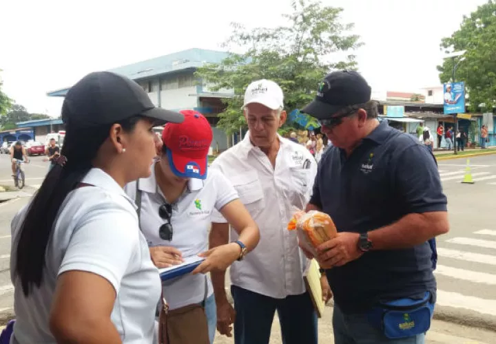 Inspectores del Ministerio de Salud.