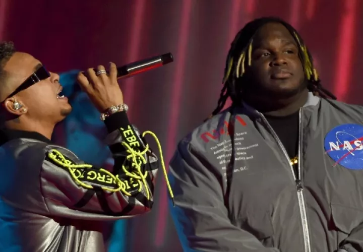 Ozuna y Sech en los Latin Grammy. AP 