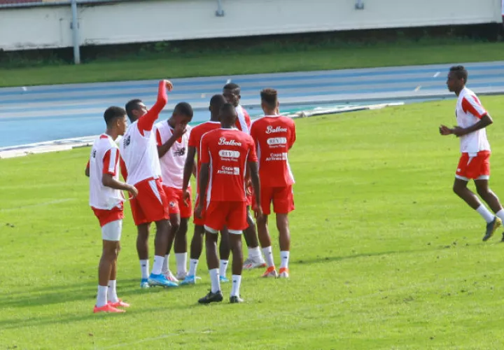 El equipo nacional entrenó en el Rommel Fernández. Foto Anayansi Gamez