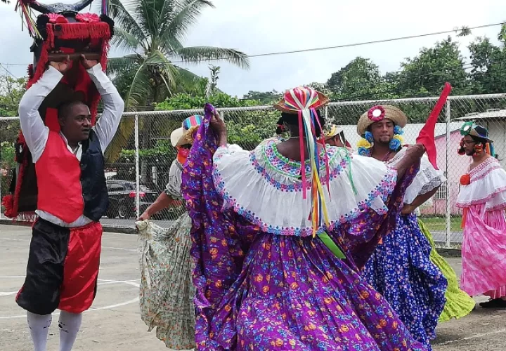El Toro Guapo de La Chorrera será uno de los grandes atractivos de los desfiles del próximo 10 de noviembre. Miriam Lasso