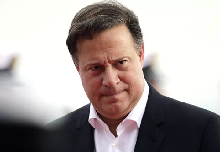 El expresidente Juan Carlos Varela está envuelto en un escándalo tras la revelación de los Varelaleaks.