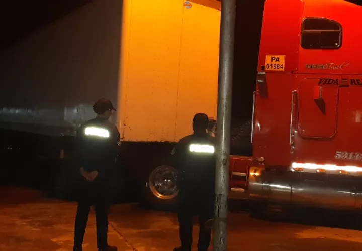 El articulado fue interceptado frente a la sede de la Policía Nacional de Santiago. Foto/Melquiades Vásquez