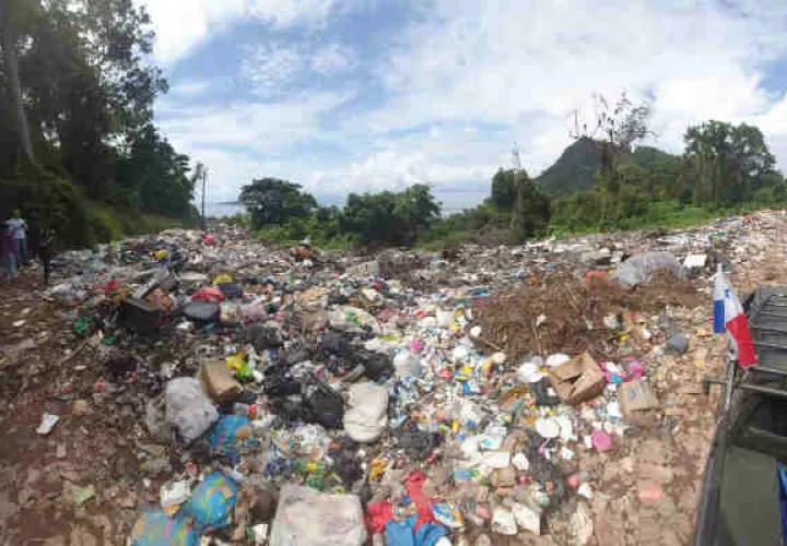 Cierre de vertedero de Taboga. Foto/Cortesía