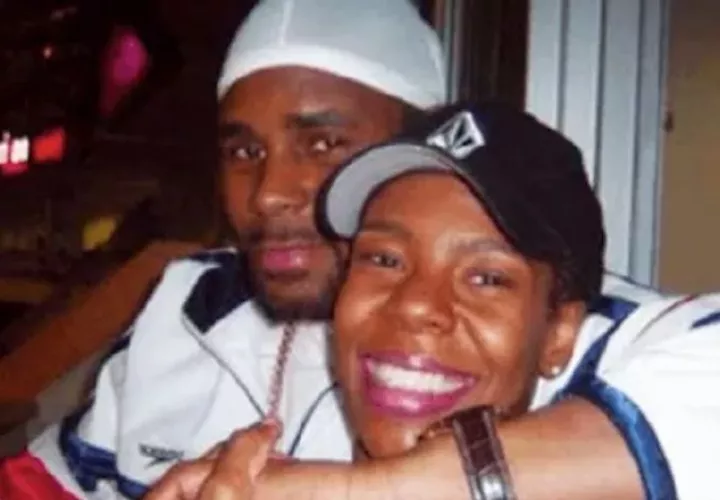 Andrea Kelly.