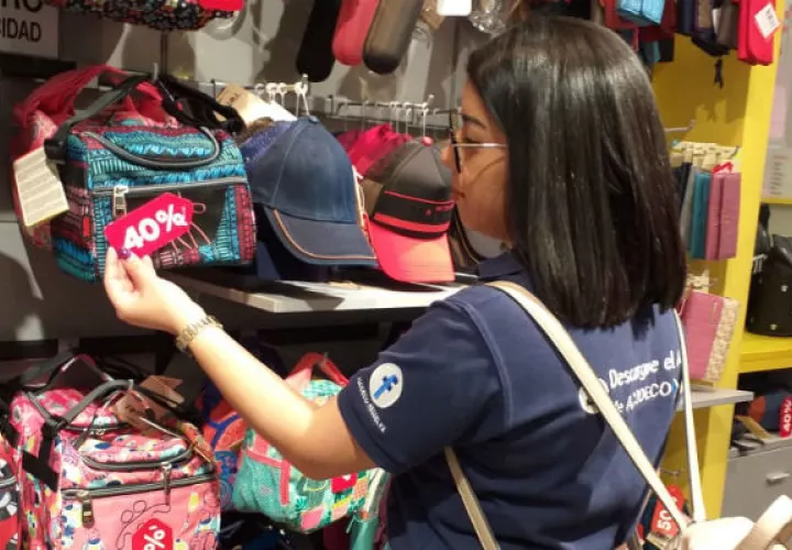 Las 87 irregularidades detectadas en el Black Friday consistieron en 30 casos de venta especial que no indicaban la fecha de duración. Foto/Acodeco