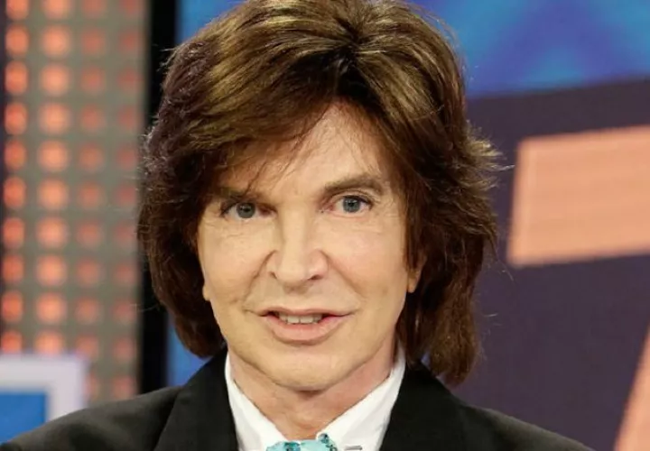 Camilo Sesto aparece en la lista de la búsqueda de cantante.  Archivo