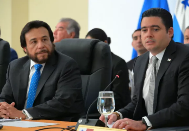 José Gabriel Carrizo (Der.), durante la reunión del SICA./Cortesía