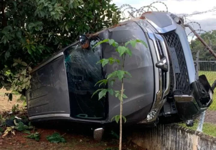El choque fue entre una camioneta y un vehículo pick up. Foto: José Vásquez. 