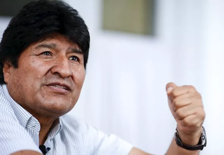 La queja del boliviano, que llegó a Buenos Aires hace dos semanas y se encuentra tramitando su condición de refugiado tras verse presionado por las Fuerzas Armadas a renunciar a la Presidencia de su país el pasado 10 de noviembre, hacía referencia a una solicitud que hizo este viernes la embajada estadounidense en Argentina.