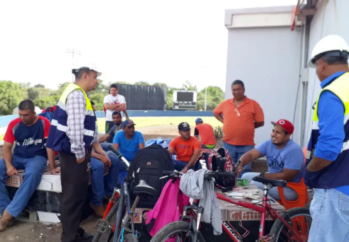 Aseguran que podrían impedir la inauguración del coliseo deportivo. Foto: Thays Domínguez.