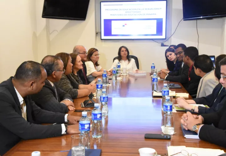 La jefa de la cartera de Educación, Maruja Gorday de Villalobos, confirmó que las guías ya están listas.