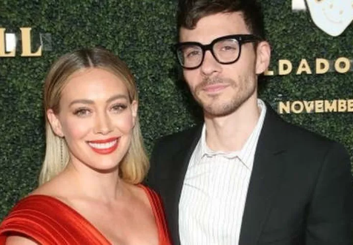 Hilary Duff y su esposo.