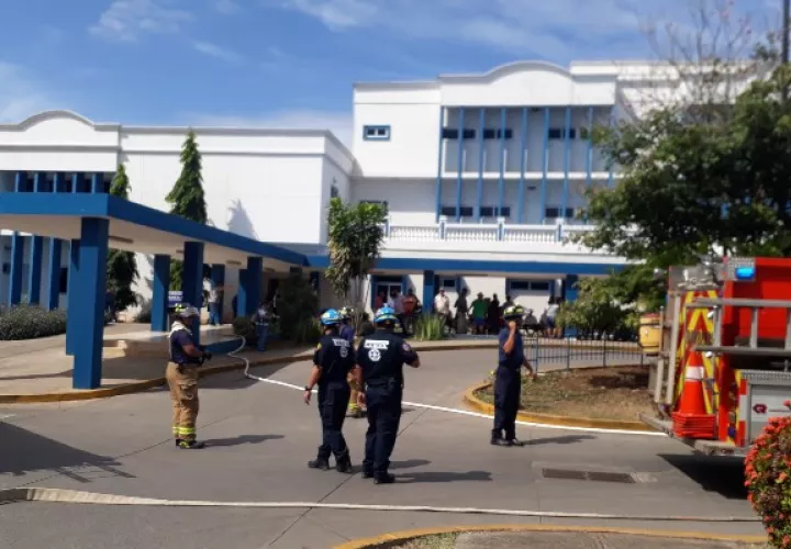 El simulacro se ha realizado durante tres años consecutivos, y en esta ocasión, se notificó a los pacientes y al personal antes de la actividad, para evitar situaciones de pánico. Foto/Thays Domínguez