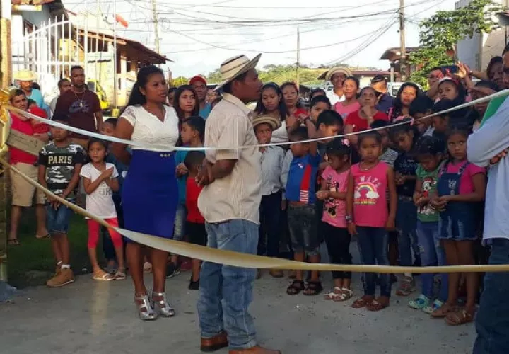  Inauguraron esta vía interna, sin ninguna ayuda gubernamental. Foto: Diómedes Sánchez S.