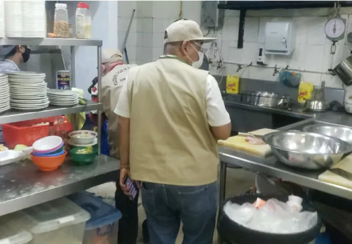 Operativo de salud en Parque Lefevre.