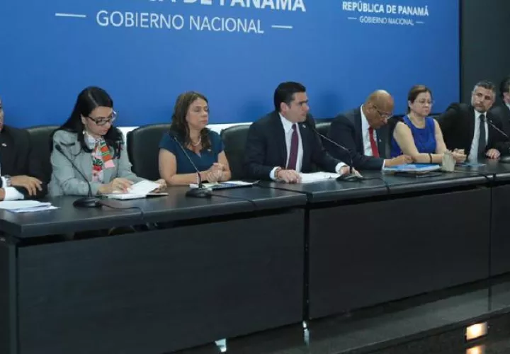 El vicepresidente José Gabriel Carrizo denunció supuestos gastos irresponsables sin sustentación en la administración de Varela. Cortesía