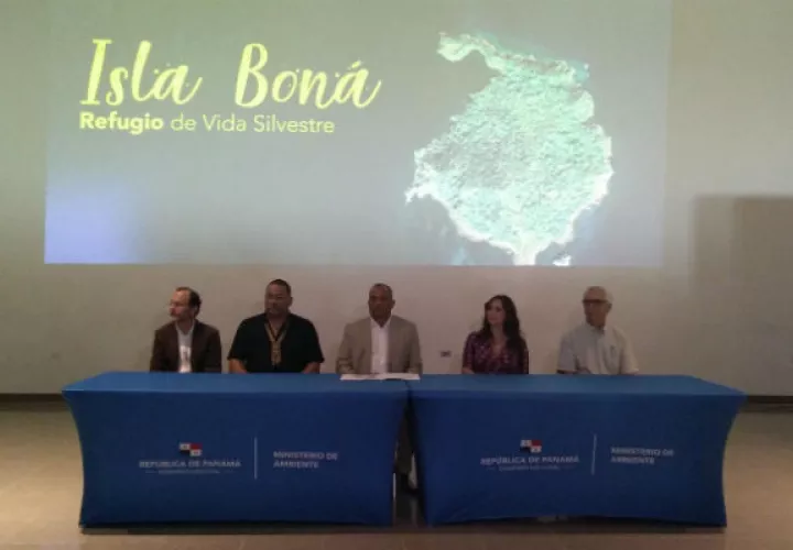 Hoy se firmó la resolución que crea área protegida refugio de vida silvestre de Isla Boná. Foto/ Adiel Bonilla