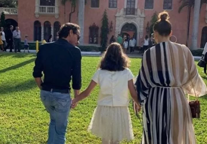 Jennifer López, Marc Anthony y su hija.