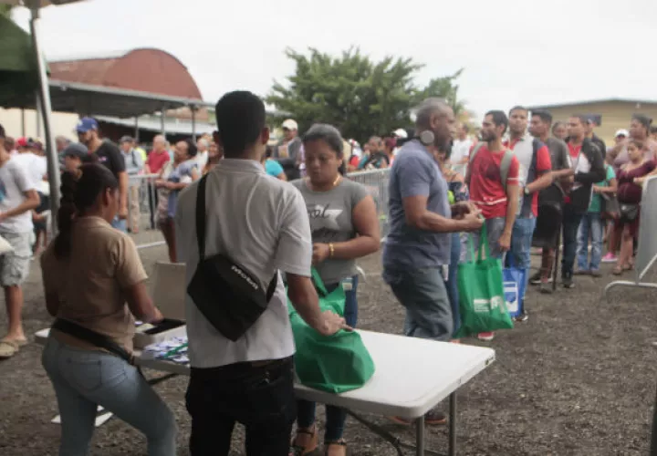 Costo de los jamones picni en las Naviferias es de 8 dólares la unidad. Foto/Víctor Arosemena