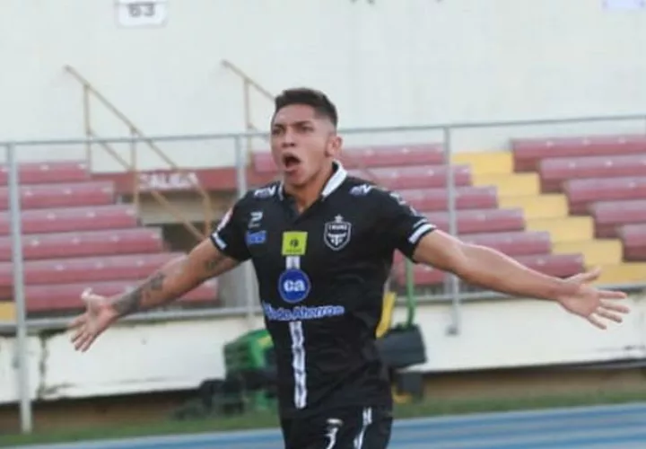 Jorge Marsglia  celebra su gol ante Costa del Este Foto Anayansi Gamez