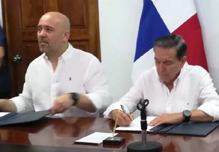 Laurentino Cortizo hizo una gira de trabajo por Colón.  Foto Diómedes Sánchez