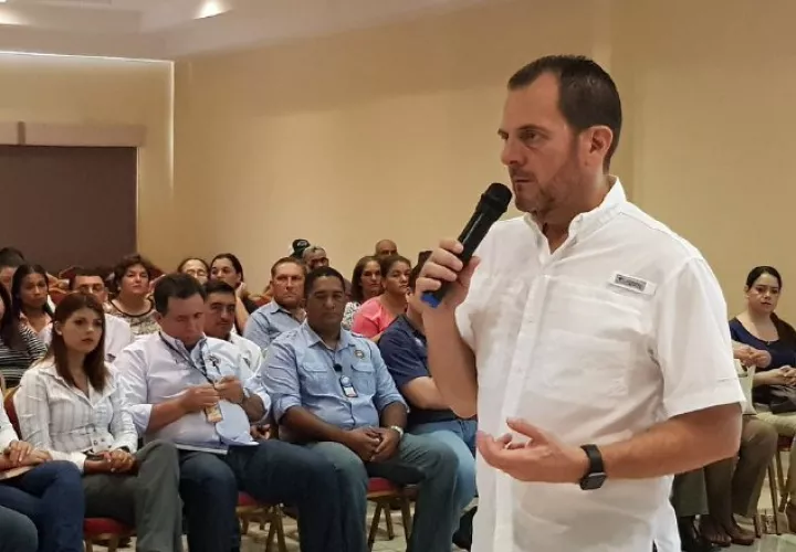 Armando Guerra pidió a Juan Carlos Varela que hablara con Federico Humbert para el refrendo.