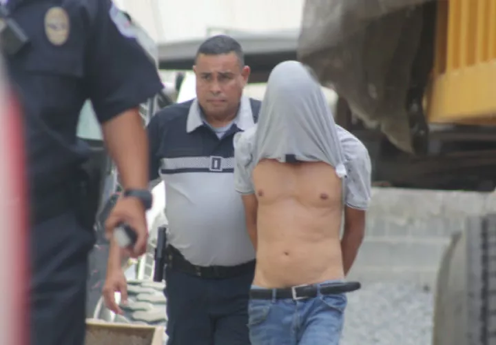 En un rápido operativo se pudo aprehender al presunto victimario. Foto: Eric A. Montenegro.