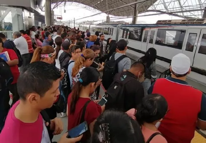 Hay usuarios que siguen respetando la Metrocultura. Archivo