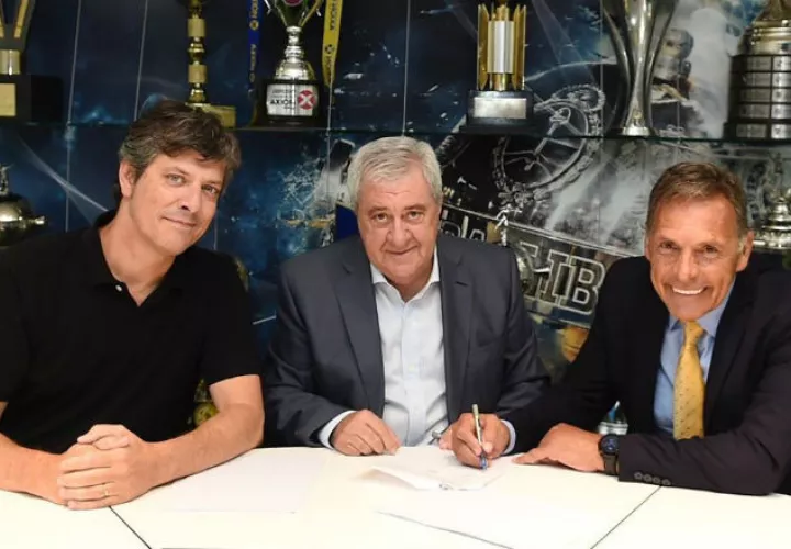 Miguel Ángel Russo (derecha) vuelve al banco de Boca Foto @BocaJrsOficial