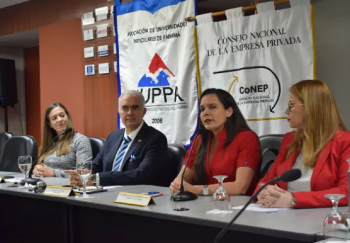 El  64% de los estudiantes que se graduaron fueron mujeres durante el 2018. Foto/Cortesía