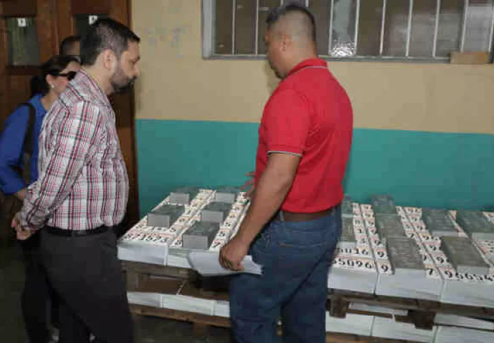 Empresa impugna proceso de licitación del aluminio para la confección de placas. Foto/Cortesía