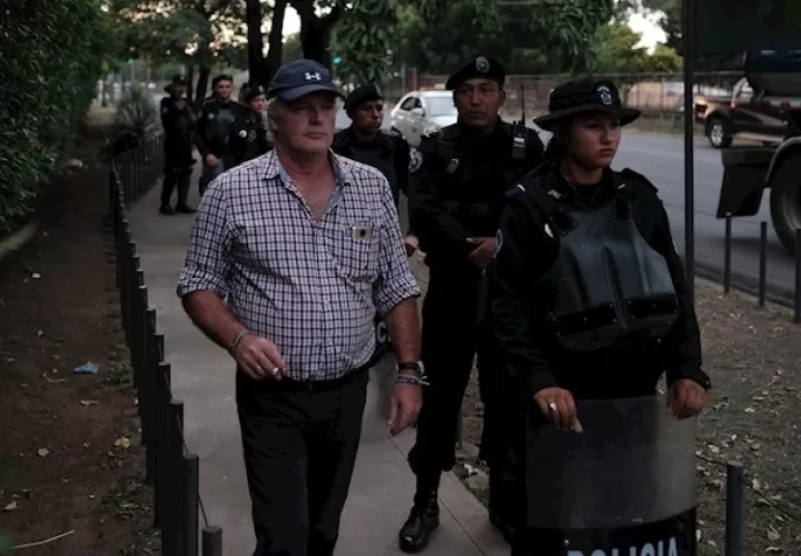 El juez mantuvo la prisión preventiva para los 16 acusados, entre ellos la líder estudiantil Amaya Coppens, de nacionalidad belga y nicaragüense, y programó juicio oral y público para el 30 de enero de 2020 a las 10.00 horas (16.00 GMT).